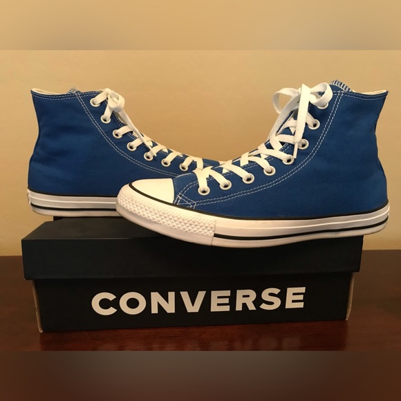 Converse Chuck Taylor All Star High Tops. Excellent used condition! Size 9. - Picture 3 of 7